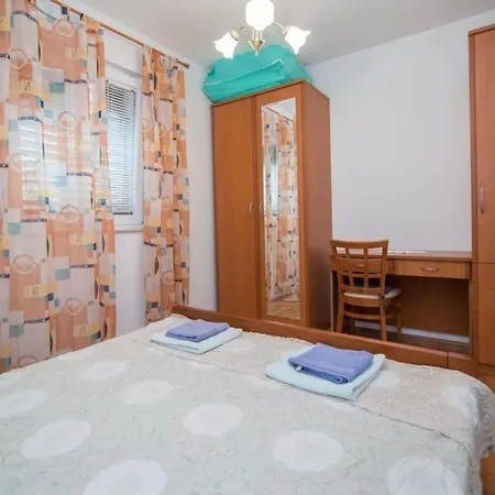 Longo Apartment *