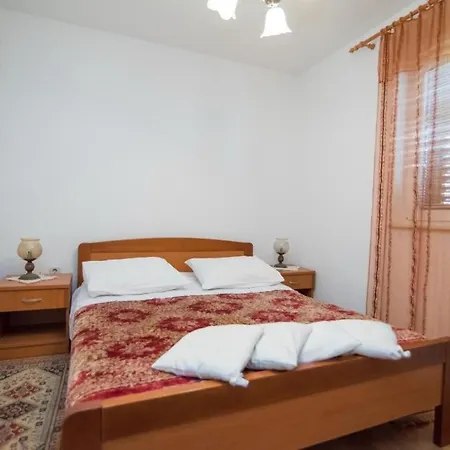 Apartment Longo Supetar