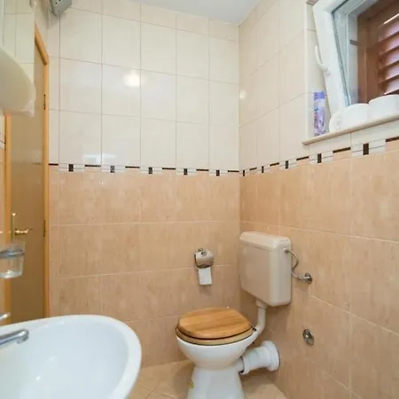 Longo Apartment *